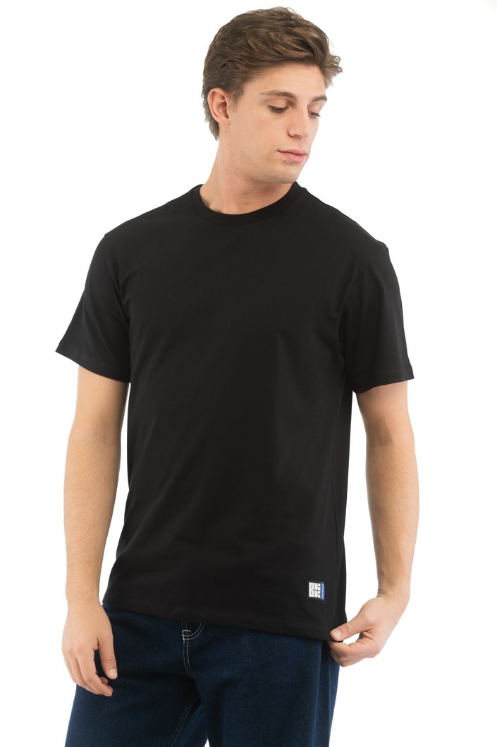 T-SHIRT - BLACK
