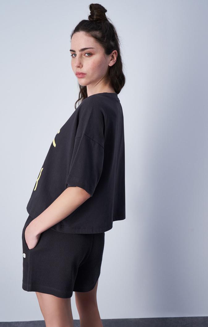 T-SHIRT - BLACK