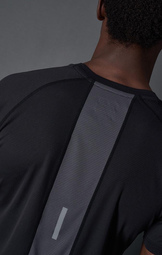 T-SHIRT - BLACK