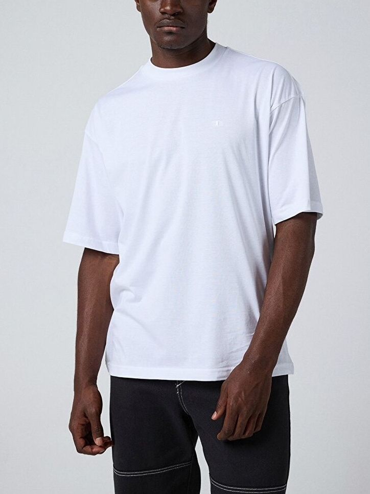T-SHIRT - WHITE