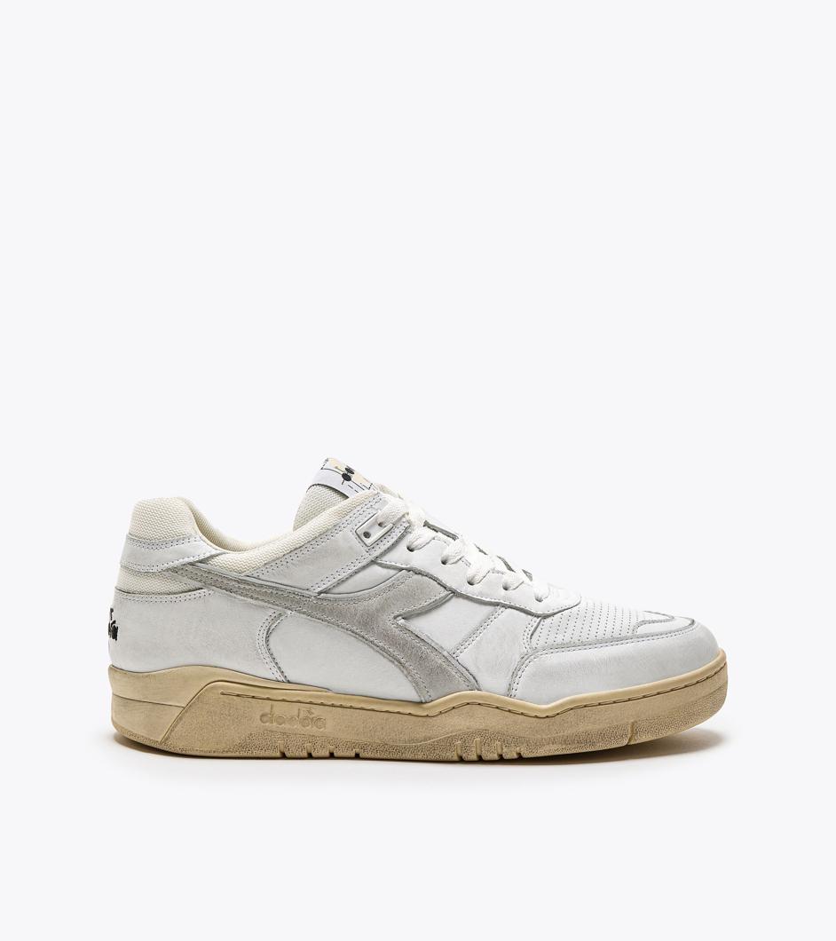 SNEAKERS - WHITE