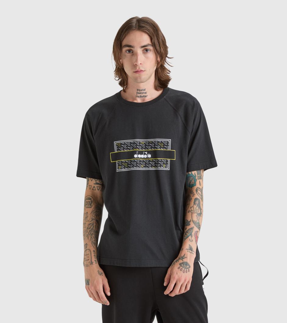 T-SHIRT - BLACK