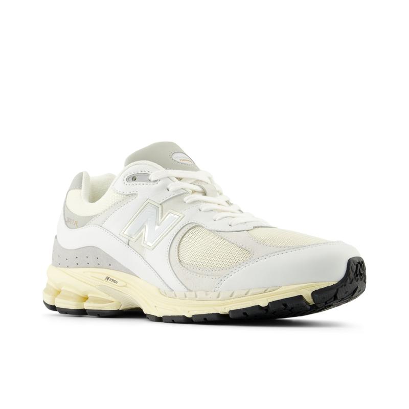 SNEAKERS - WHITE