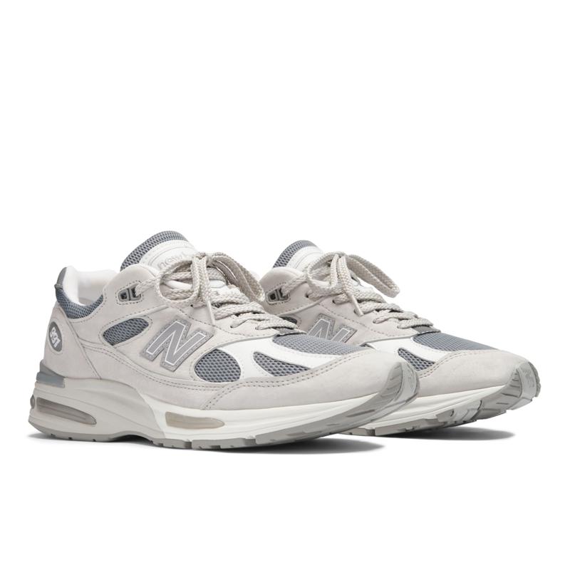 SNEAKERS - GREY