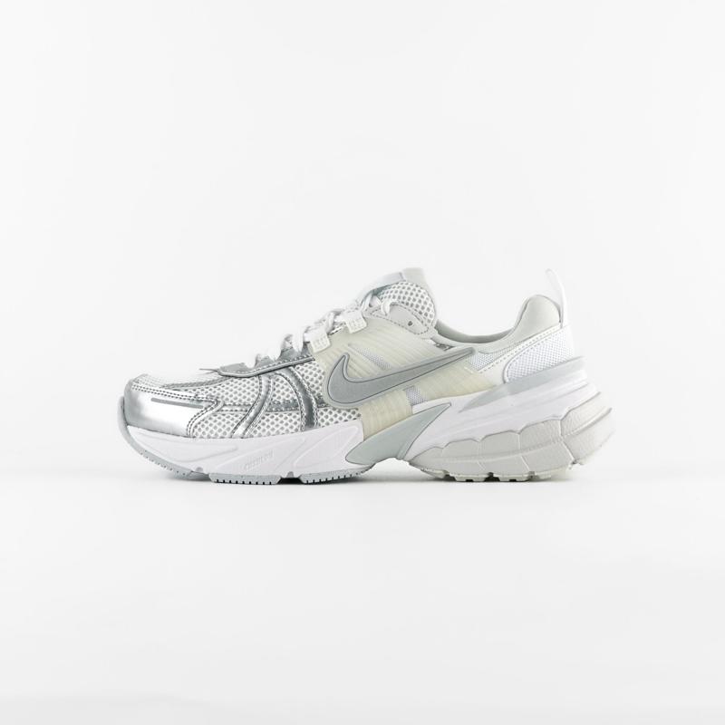 SNEAKERS - WHITE/BLACK