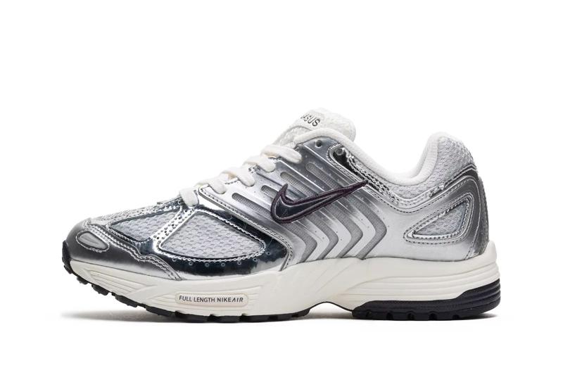 SNEAKERS - SILVER