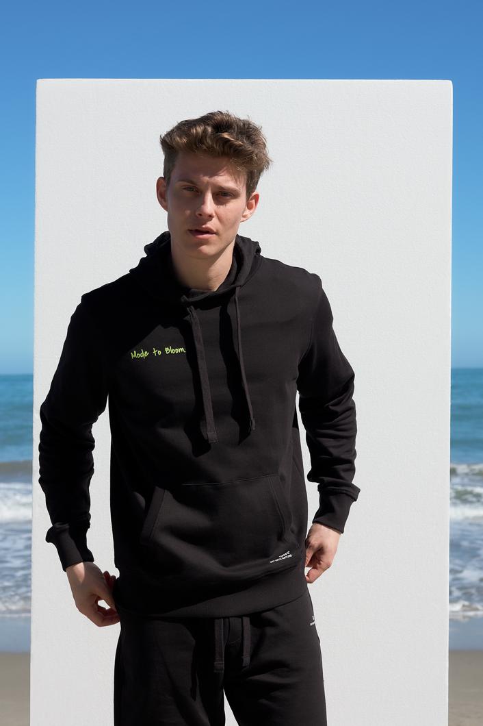 SWEATSHIRT - BLACK PRINTED K