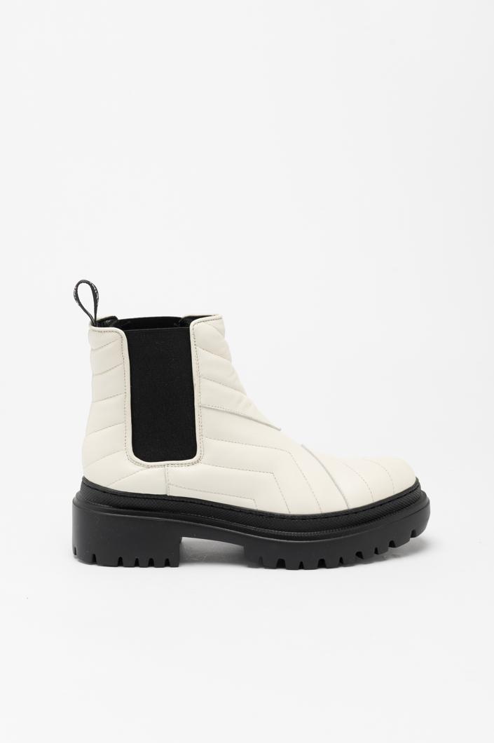 BOOTS - PLASTER